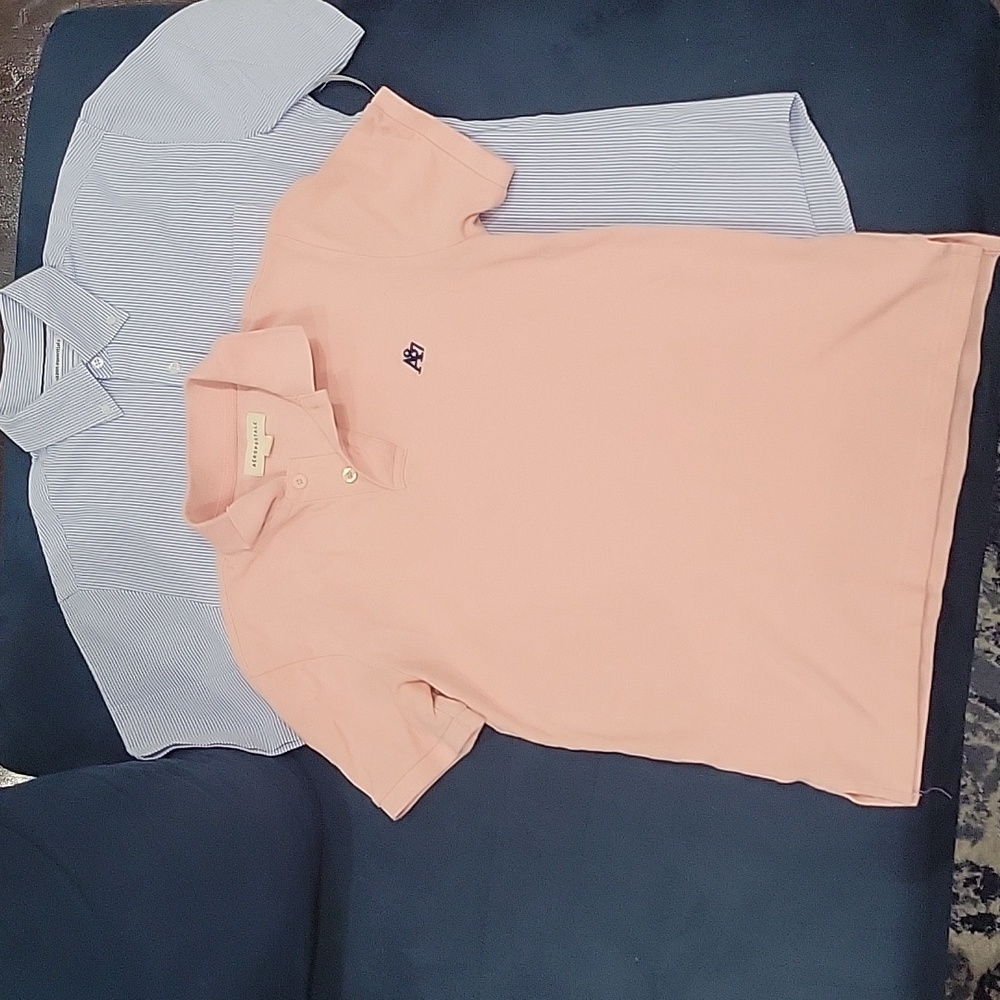 2 Men's Size Small Shirts